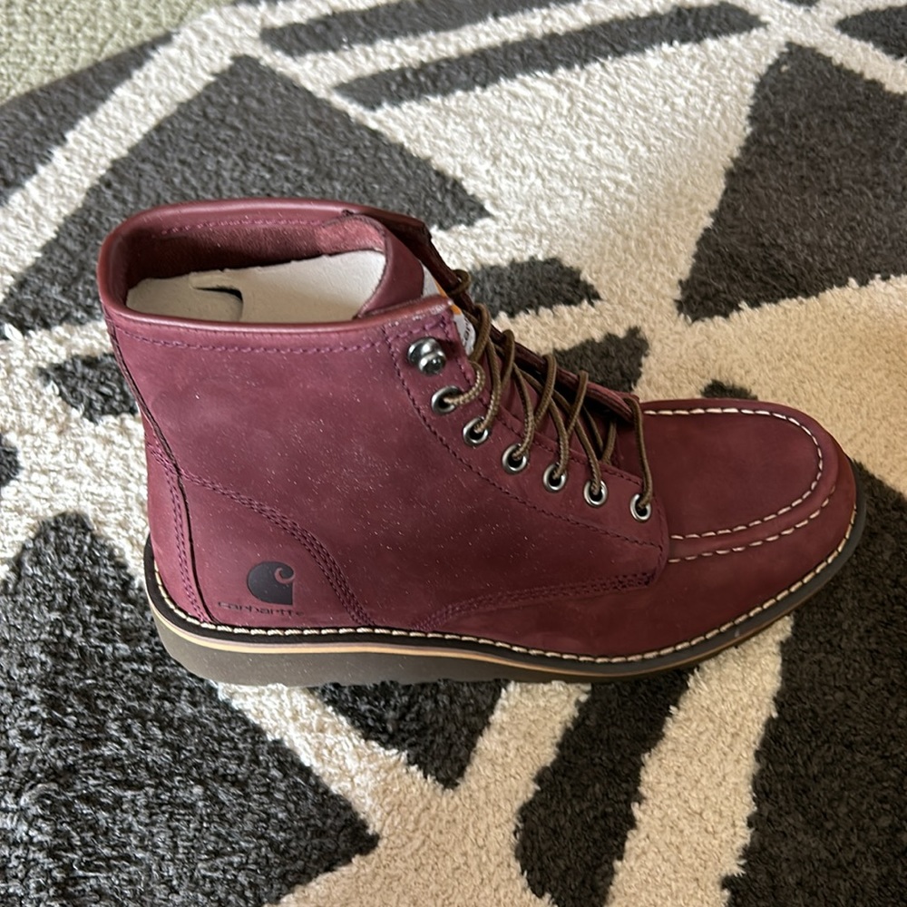 Cute and comfy brand new Carhartt boots